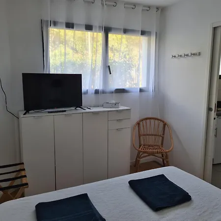 Les Chenes Verts Apartment *
